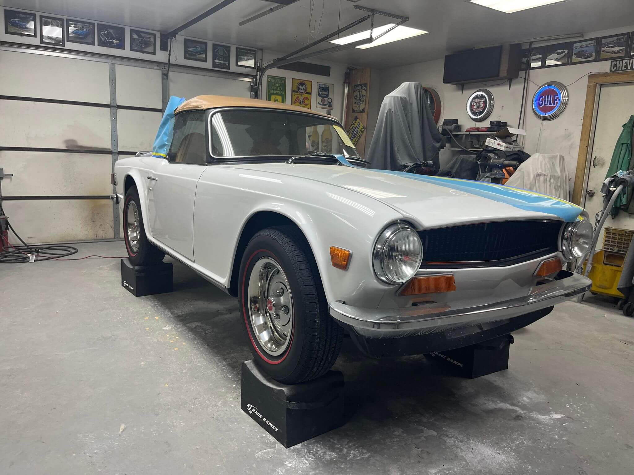 Olympic White OEM Basecoat Triumph TR6 1973