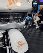 Tamco Paint Blizzard Of Ozz White Pearl on Harley-Davidson Bagger