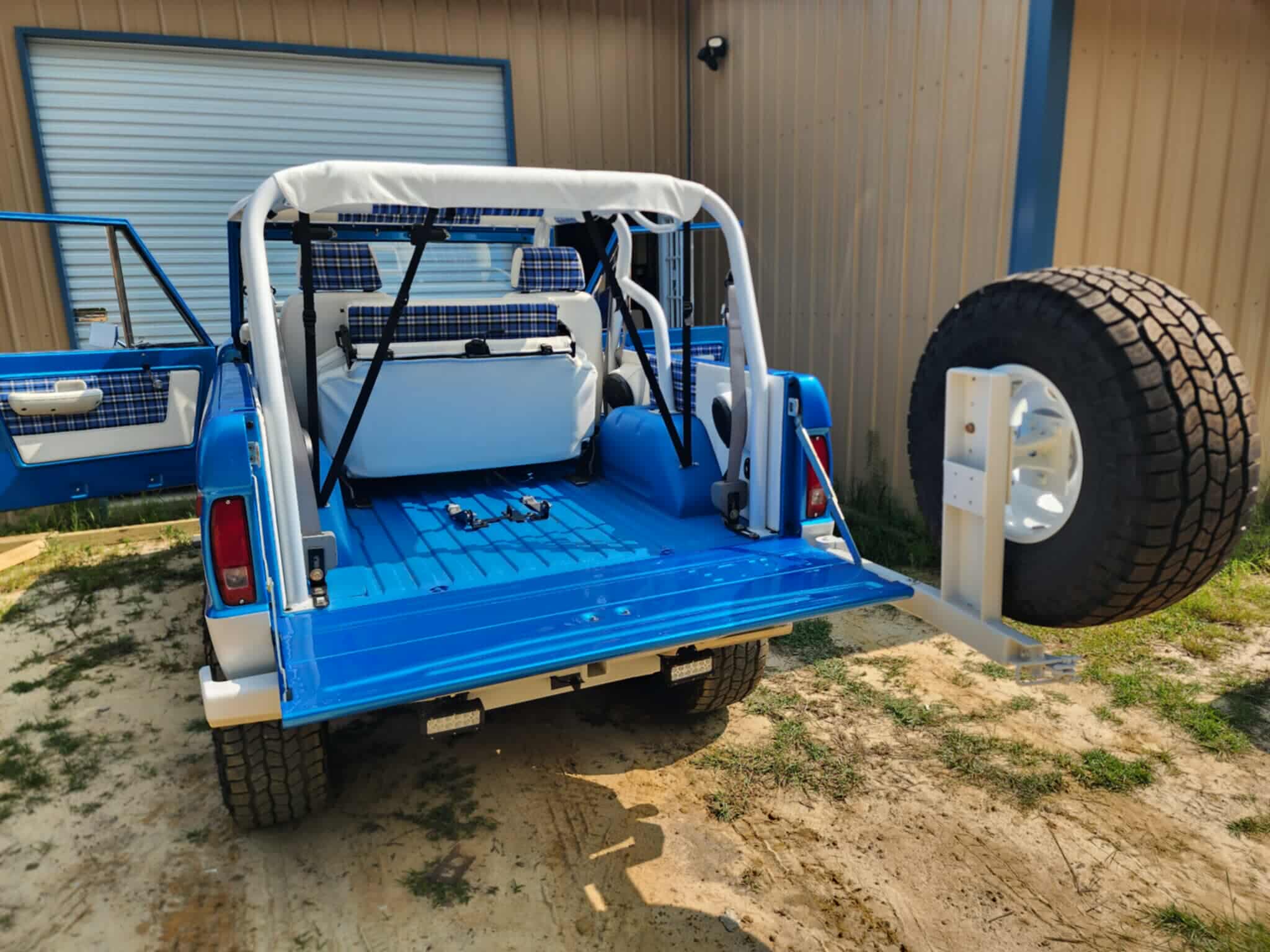 Tamco Paint Bluetooth Pearl in 1966 Ford Bronco