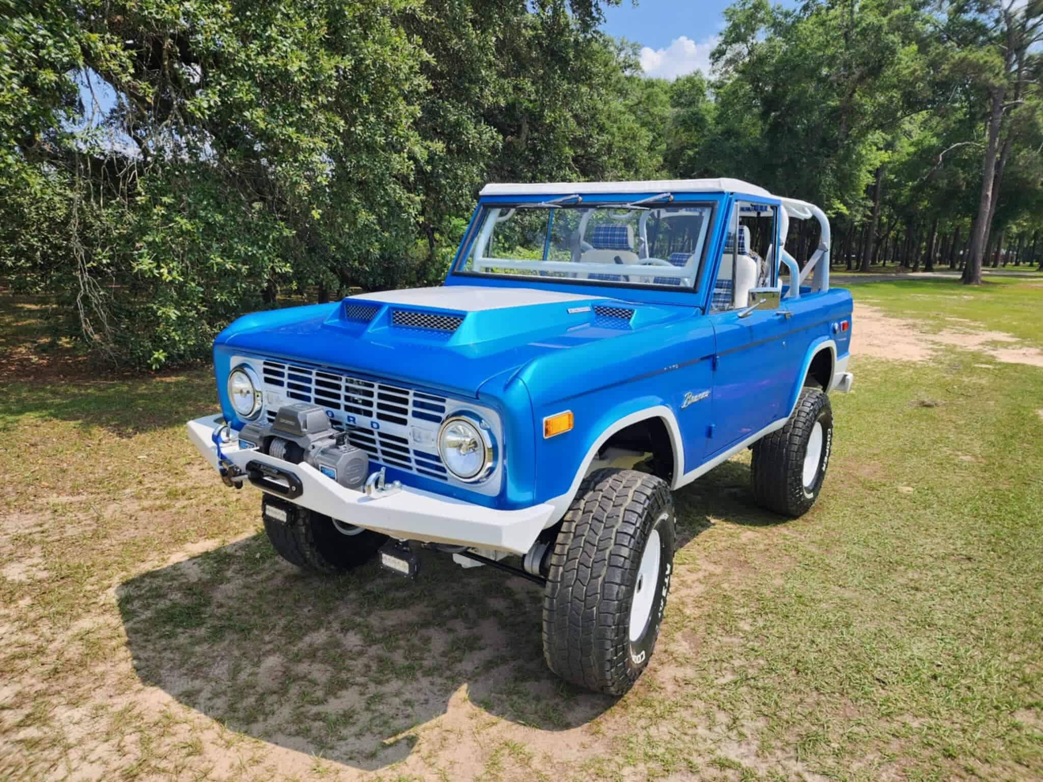 Tamco Paint Bluetooth Pearl in 1966 Ford Bronco