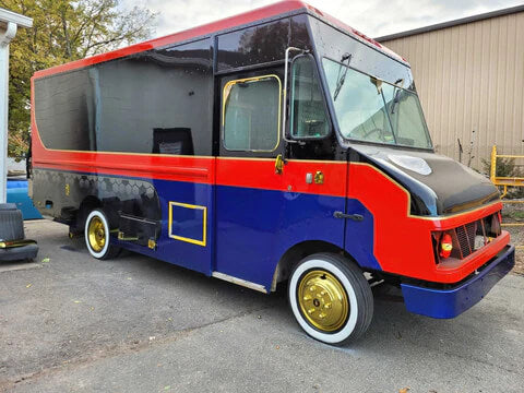 Tamco Paint HB9902 Bright Red in Chevrolet P30 Step-Van