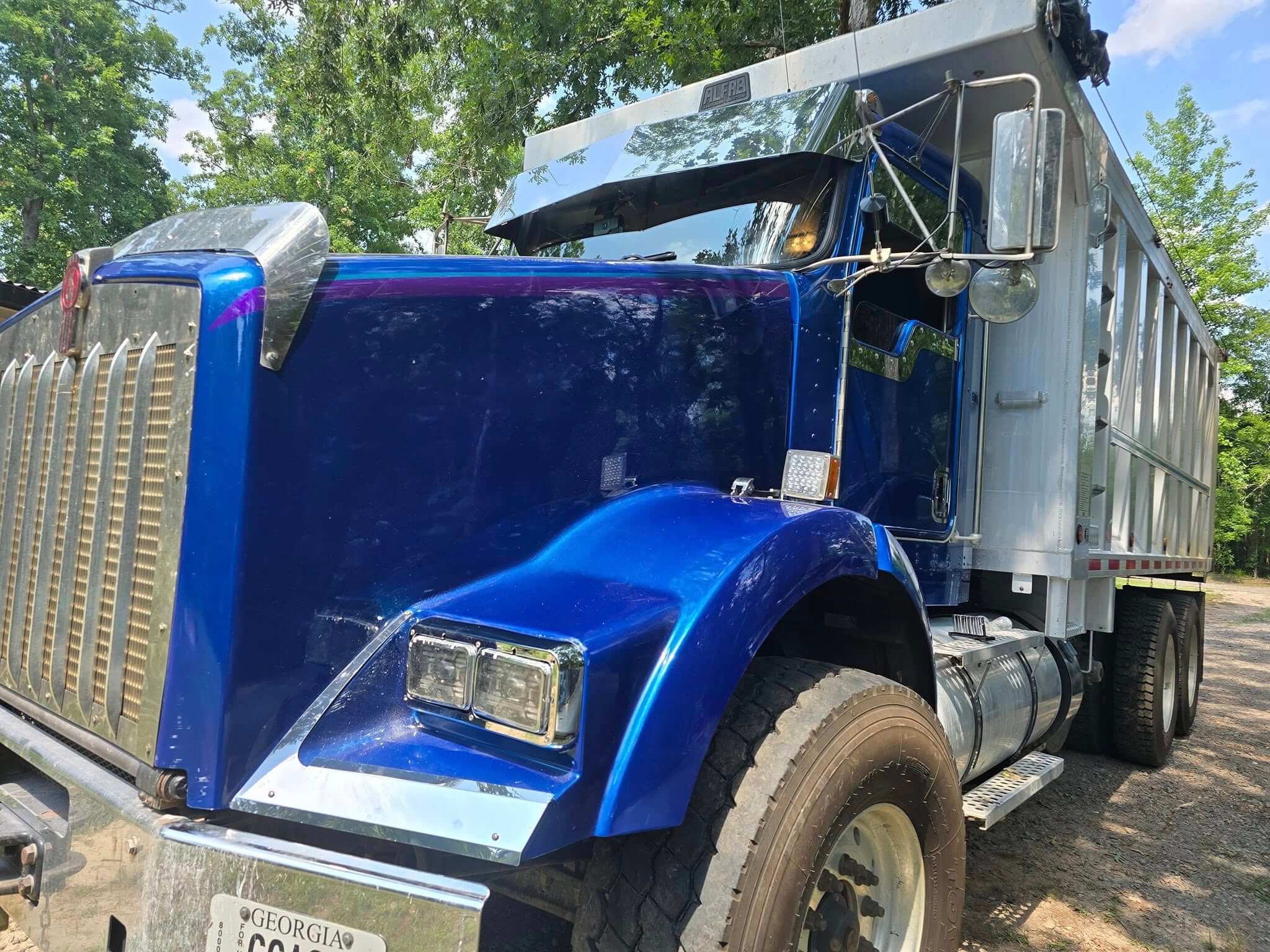 Tamco Paint Caribbean Current Pearl on Kenworth W900