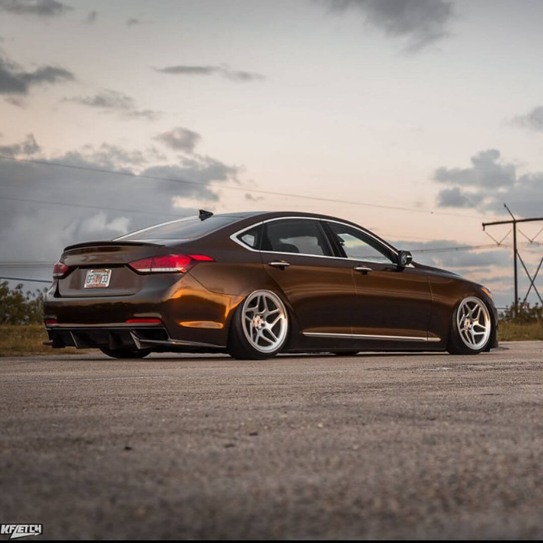 Dirtbag Brown 2019 Genesis G80