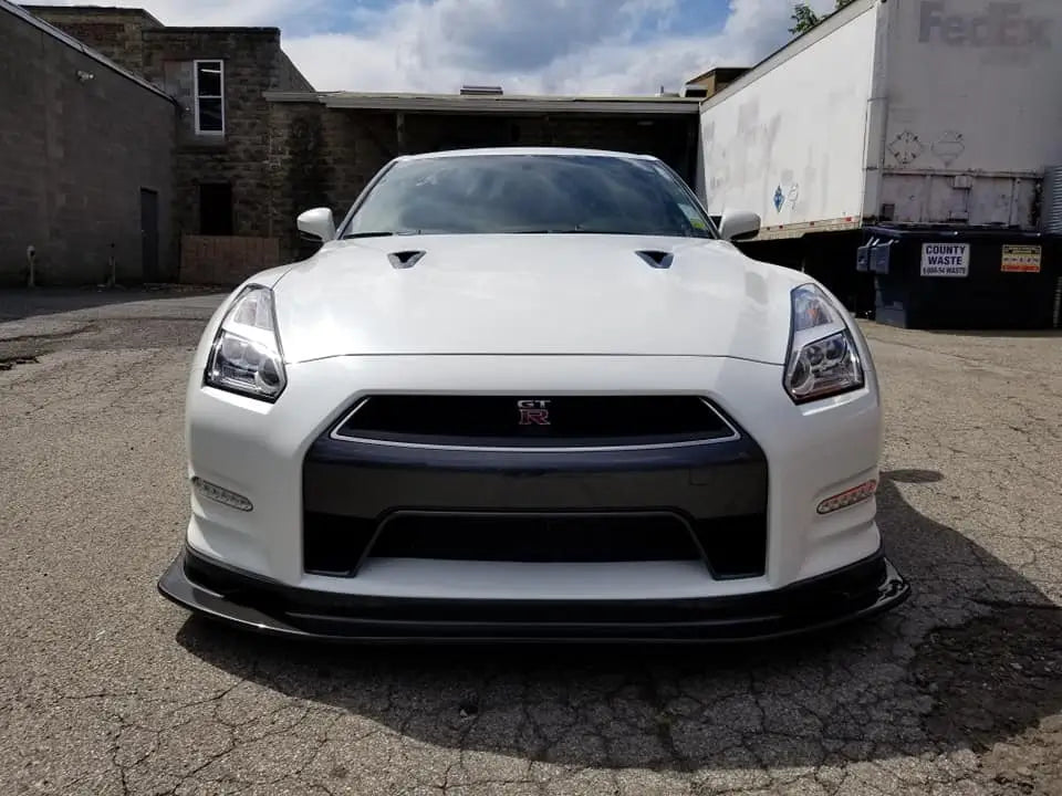 Tamco Paint GM Pure White on Nissan GT-R R35
