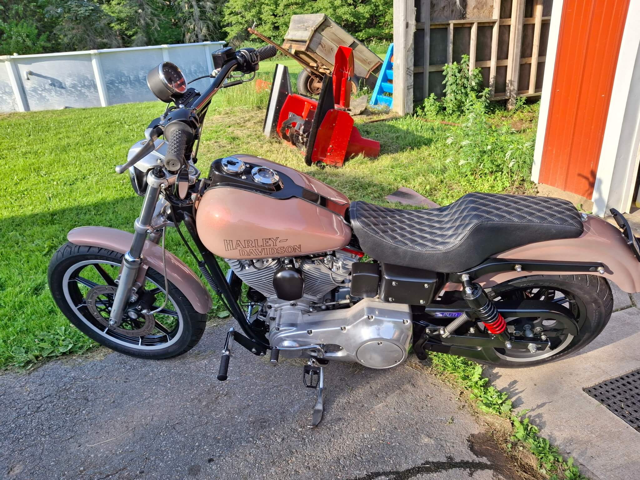 Tamco Paint Ghosted Cranberry in Harley-Davidson Dyna Glide