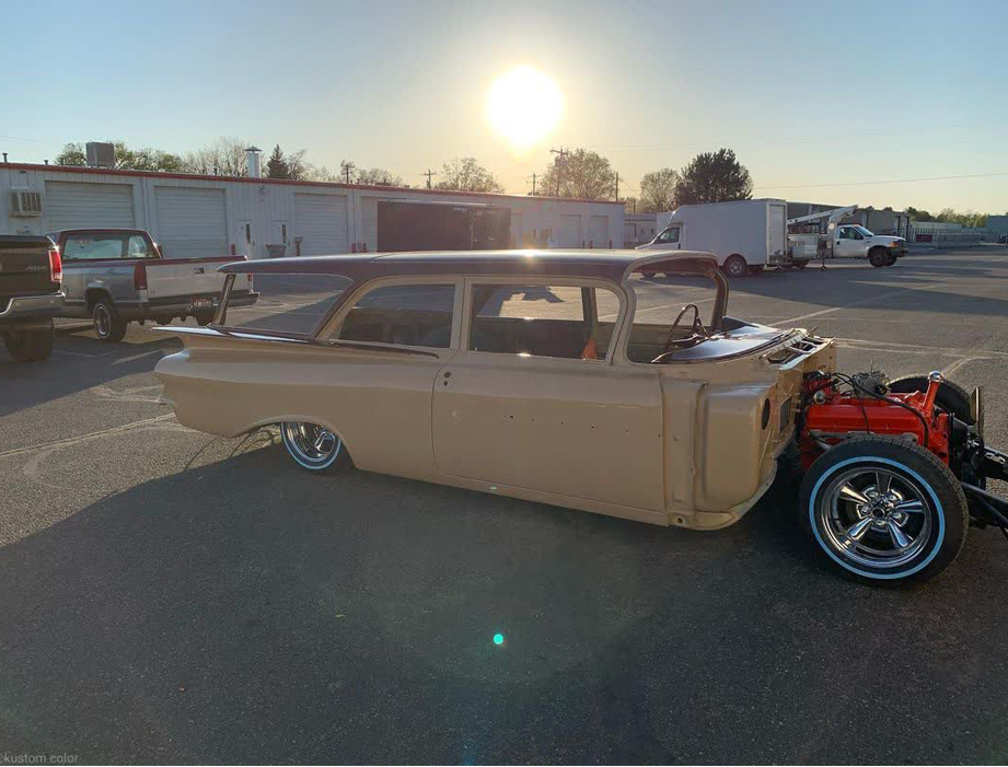 Tamco Paint Ivory Pearl in 1959 Chevrolet Brookwood