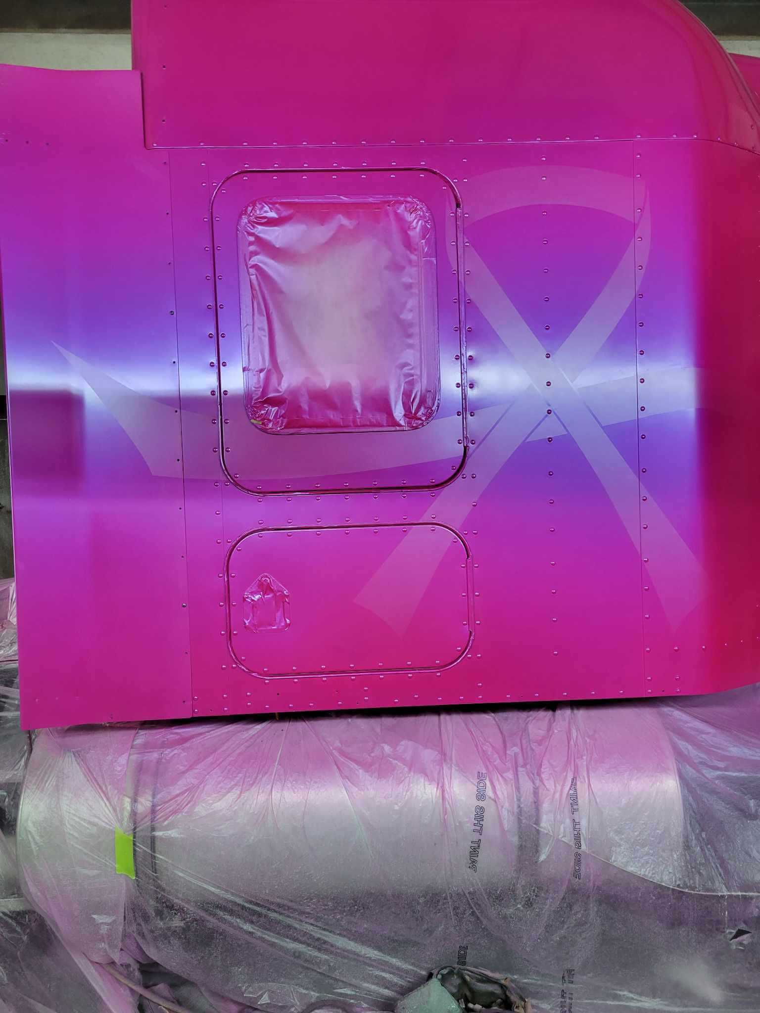Tamco Paint Peterbilt Truck Lipstick