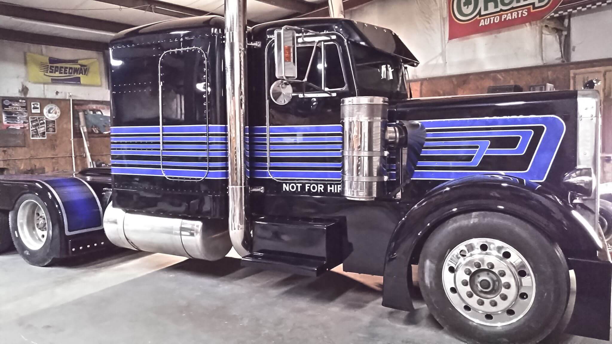 Tamco Paint Sinister Triple Reboot Blue and Blue Nitrous on Peterbilt 379