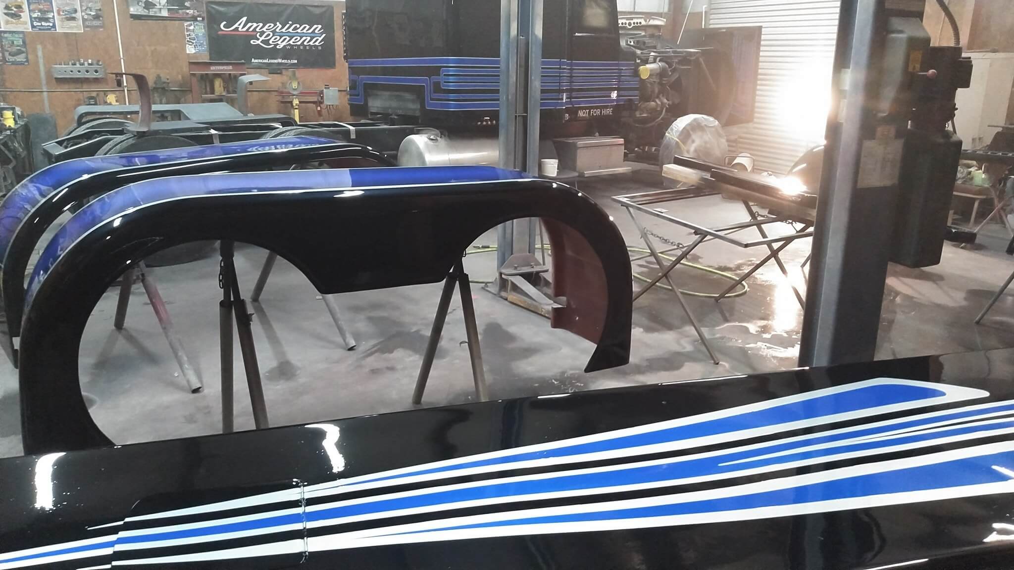 Tamco Paint Sinister Triple Reboot Blue and Blue Nitrous on Peterbilt 379