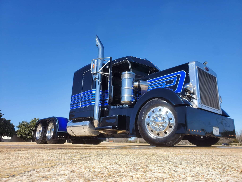 Tamco Paint Sinister Triple Reboot Blue and Blue Nitrous on Peterbilt 379