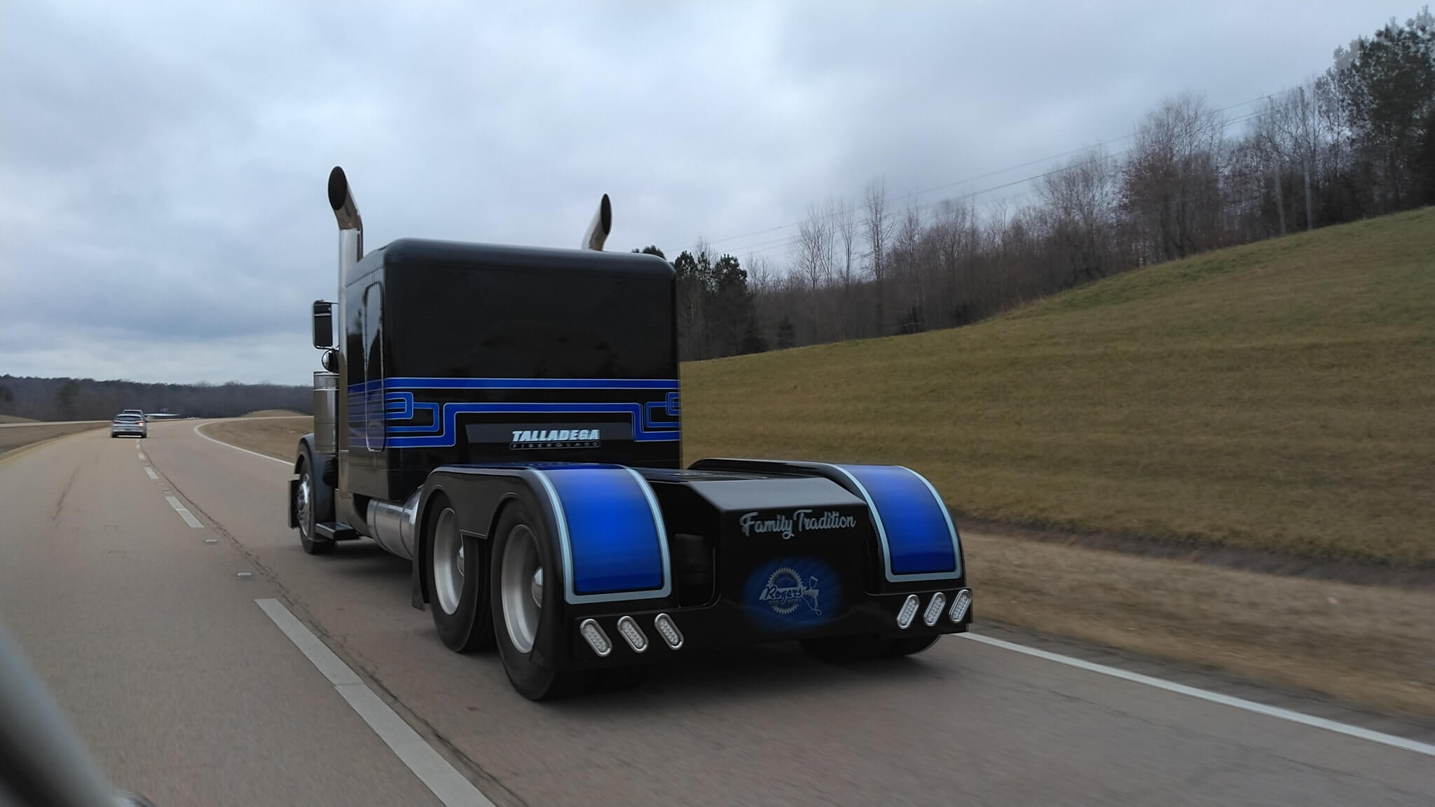 Tamco Paint Sinister Triple Reboot Blue and Blue Nitrous on Peterbilt 379