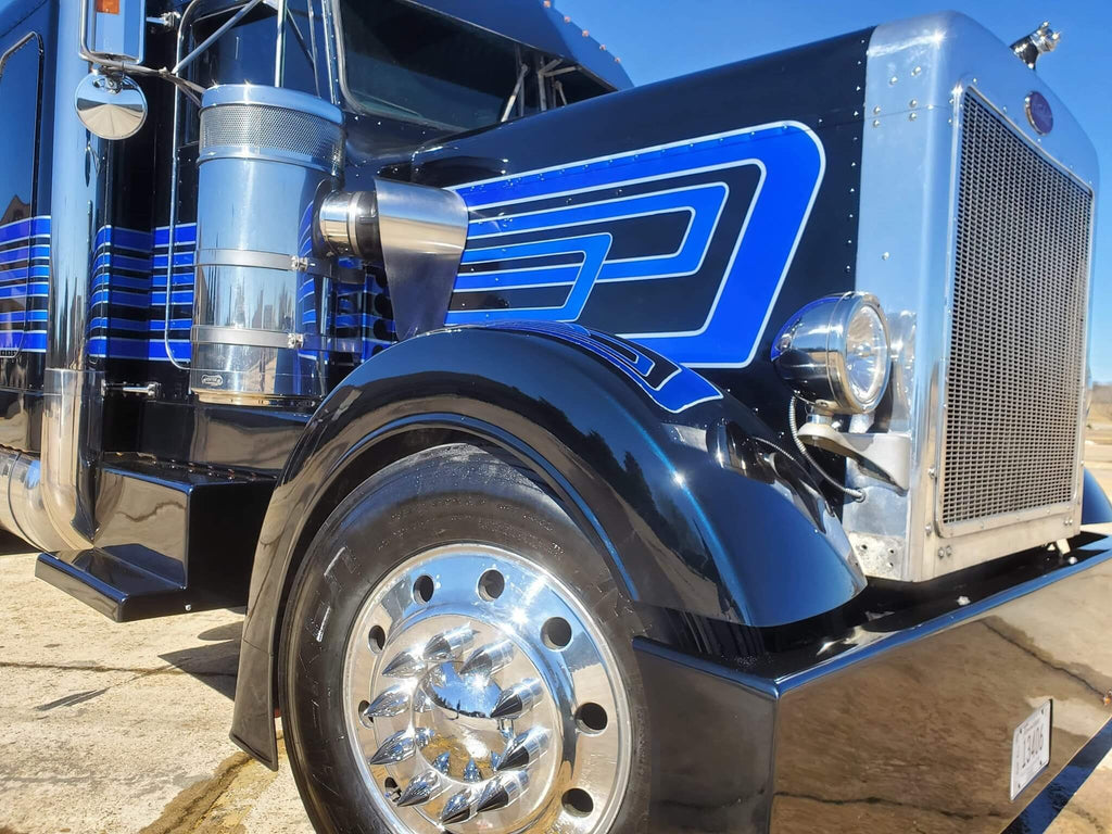 Tamco Paint Sinister Triple Reboot Blue and Blue Nitrous on Peterbilt 379