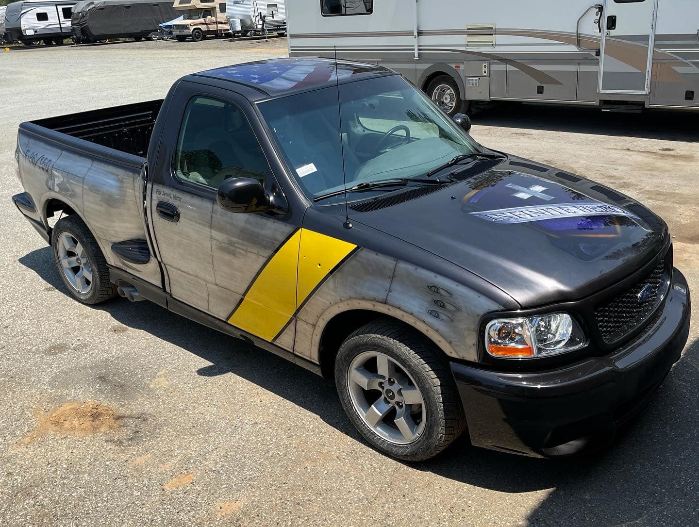 Tamco Paint Slick Silver Metallic in 2001 Ford F-150 SVT Lightning