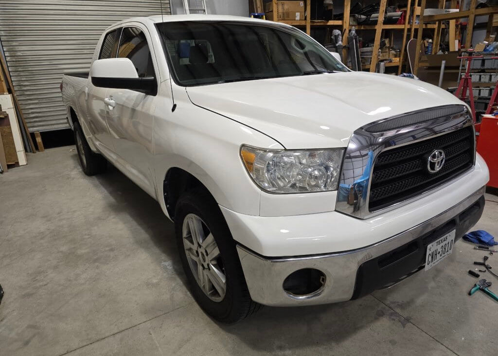 Tamco Paint Super White in Toyota Tundra