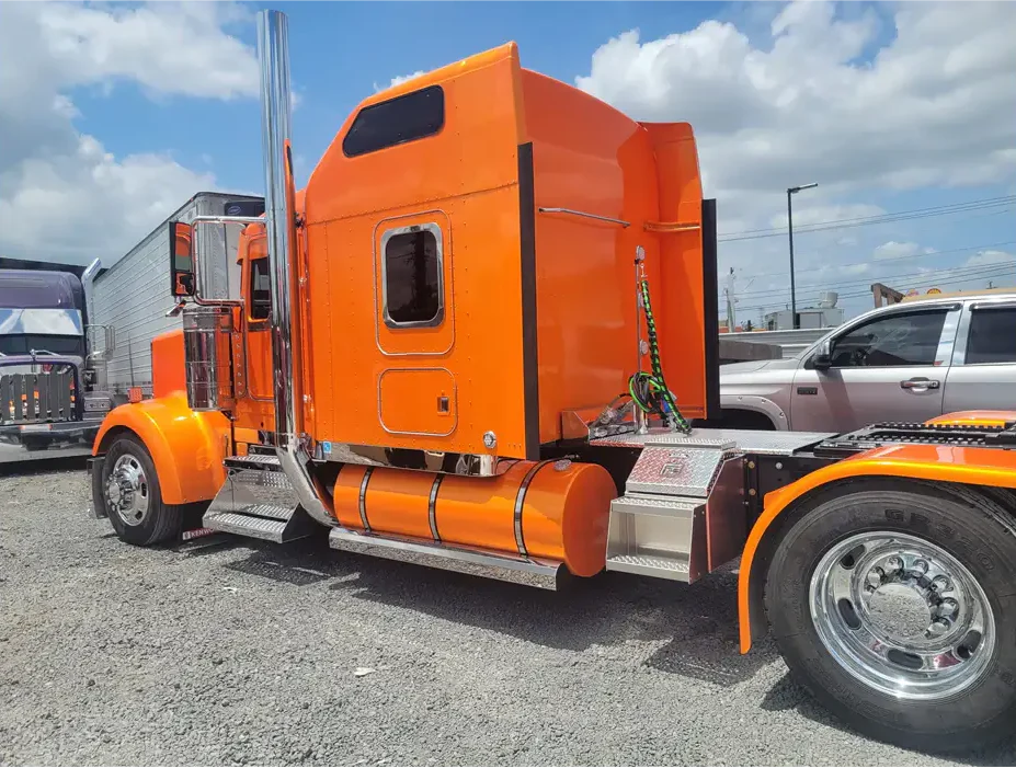 Tamco Paint Tamgerine Pearl on Kenworth W900 