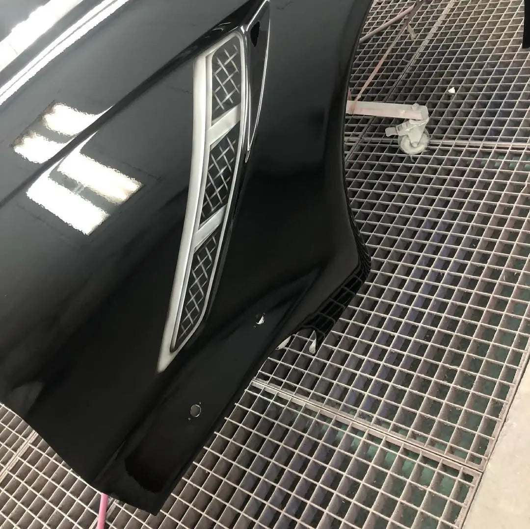 Tamco Paint Ford Tuxedo Black | UH / 7211 | 2009-2015 | OEM Basecoat on Chevrolet Corvette C7
