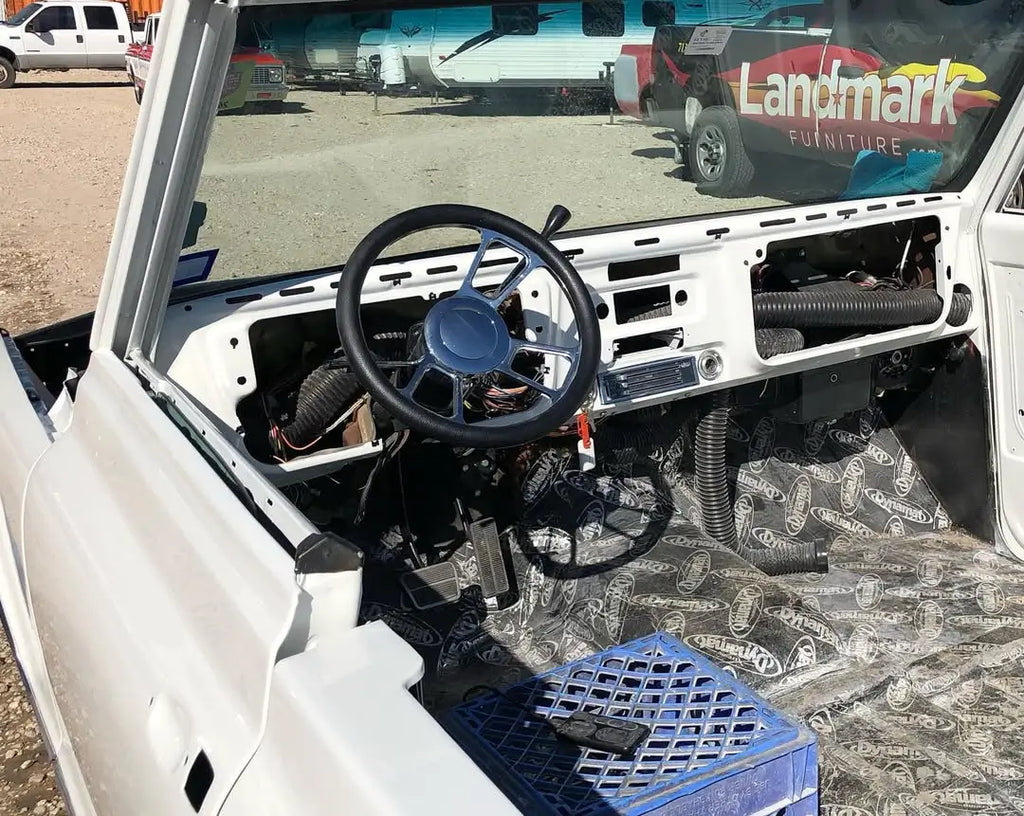 Tamco Paint GM Olympic White on 1972 Chevrolet K5 Blazer